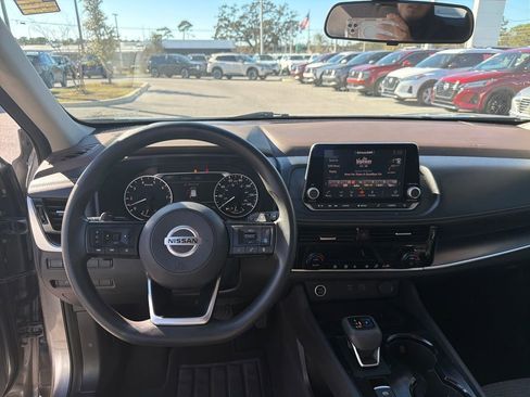 Used 2021 Nissan Rogue SV image 26