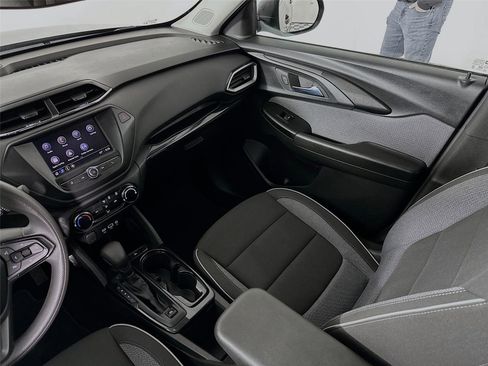 Used 2022 Chevrolet TrailBlazer LS FWD image 23