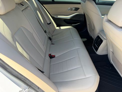 Used 2021 BMW 330i Sedan w/ Premium Package RWD image 13