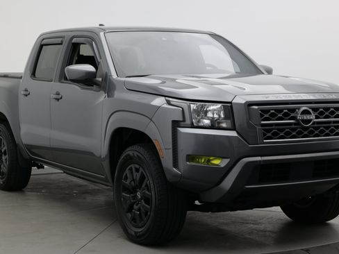 Used 2022 Nissan Frontier SV AWD/4WD image 3