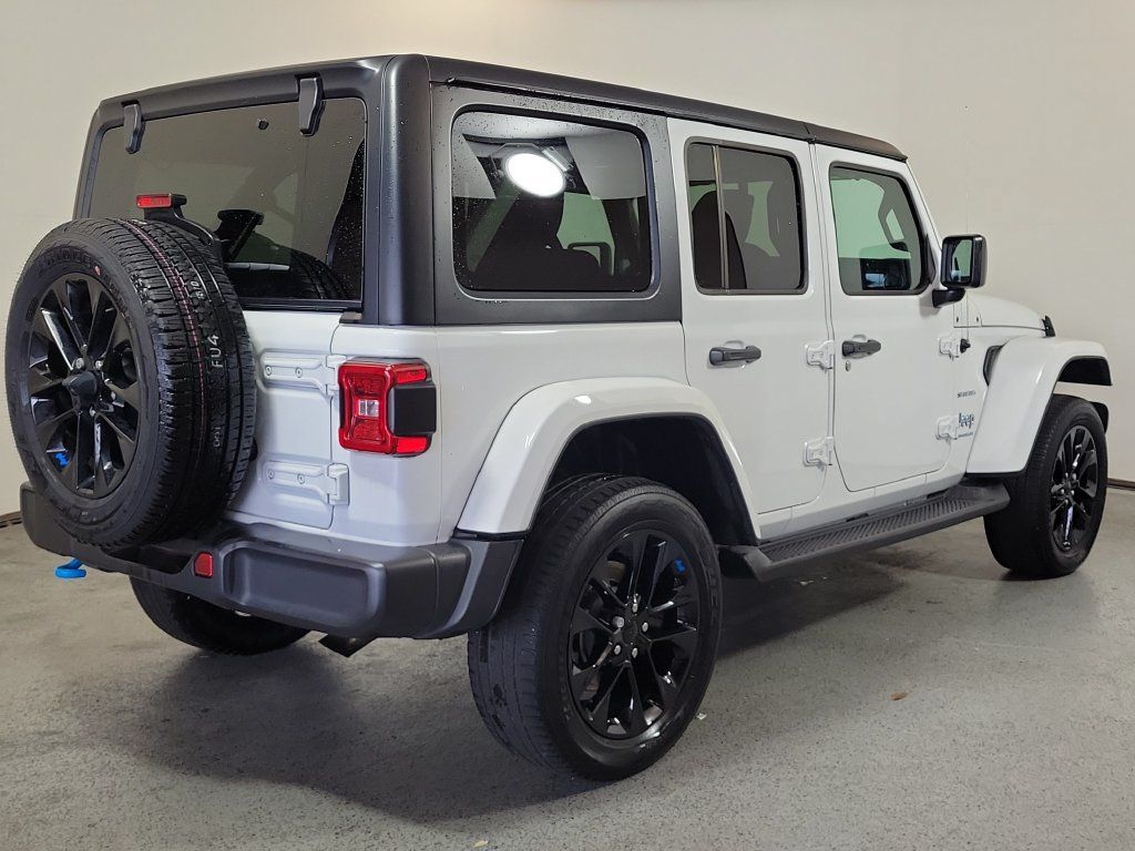Used 2023 Jeep Wrangler Unlimited Sahara w/ Cold Weather Group AWD/4WD image 6