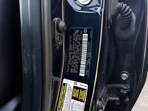 Used 2020 Toyota Camry SE w/ Convenience Package FWD image 25