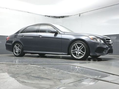 Used 2016 Mercedes-Benz E 350 Sedan image 32