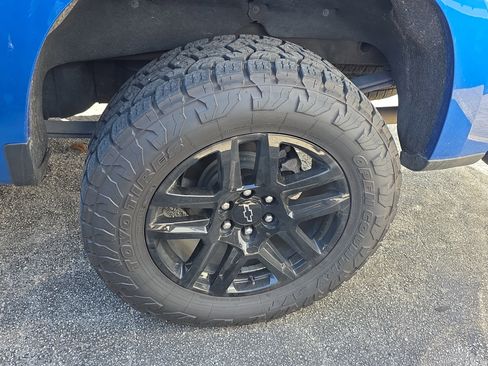 Used 2024 Chevrolet Silverado 1500 RST w/ Convenience Package II image 8