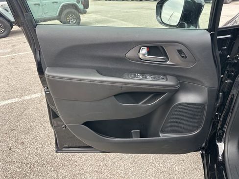 New 2026 Chrysler Pacifica Select image 58