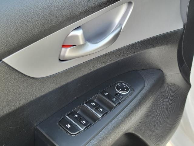 Used 2024 Kia Forte LXS FWD image 7