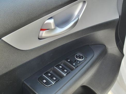 Used 2024 Kia Forte LXS FWD image 7