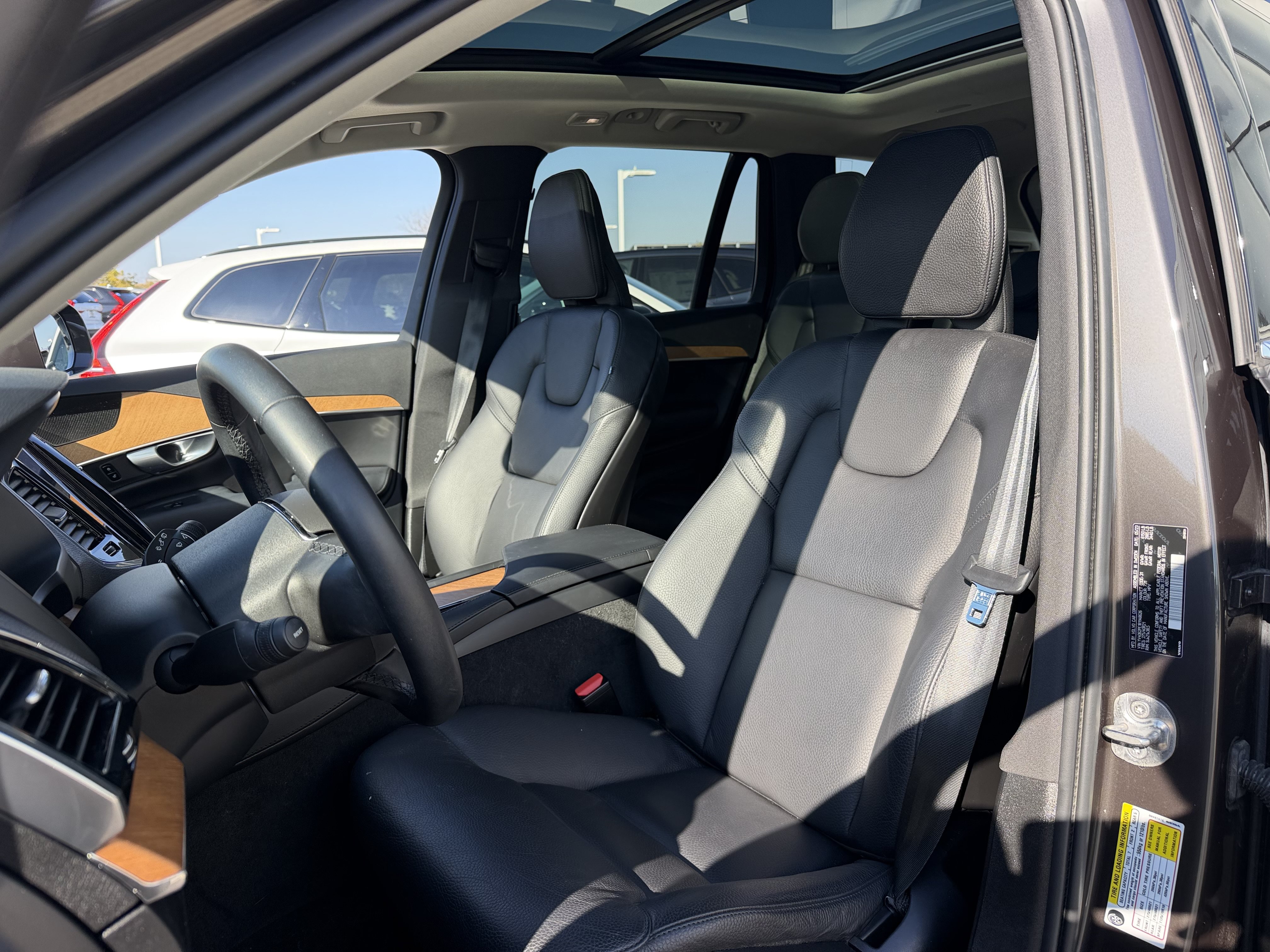 Used 2024 Volvo XC90 B6 Plus w/ Protection Package Premier AWD/4WD image 8