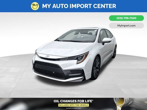 Used 2022 Toyota Corolla SE w/ SE Premium Package FWD image 3