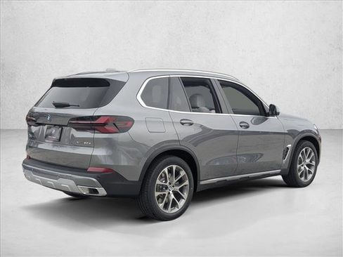 Used 2026 BMW X5 xDrive50e AWD/4WD image 2