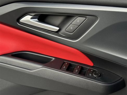 New 2026 Chevrolet Equinox EV RS image 18