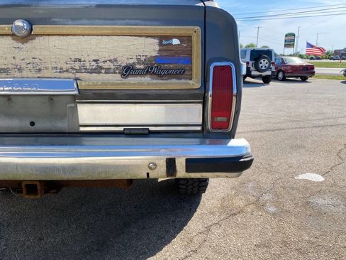 Used 1989 Jeep Grand Wagoneer AWD/4WD image 38
