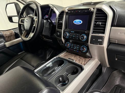 Used 2019 Ford F250 Lariat w/ Lariat Ultimate Package AWD/4WD image 31