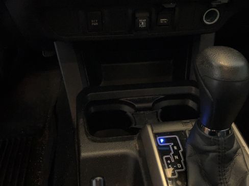 Used 2021 Toyota Tacoma SR5 RWD image 15