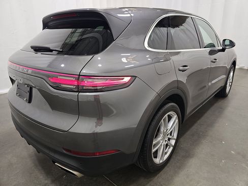 Used 2023 Porsche Cayenne AWD/4WD image 6