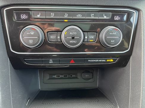 Used 2021 Volkswagen Atlas SEL Premium image 22