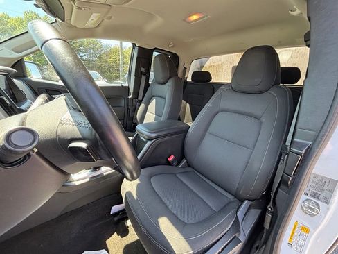 Used 2019 Chevrolet Colorado LT w/ Safety Package RWD image 12