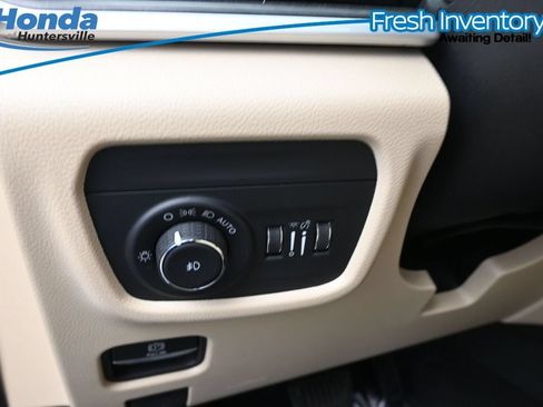 Used 2023 Jeep Grand Cherokee Limited RWD image 19