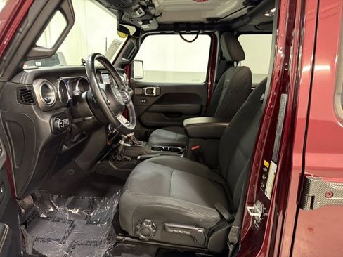Used 2021 Jeep Gladiator Overland AWD/4WD image 15