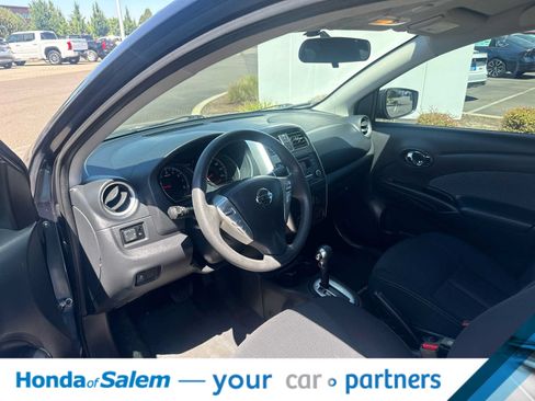 Used 2016 Nissan Versa SV w/ SV Appearance Package FWD image 7