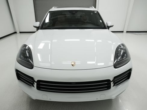 Used 2019 Porsche Cayenne S AWD/4WD image 2
