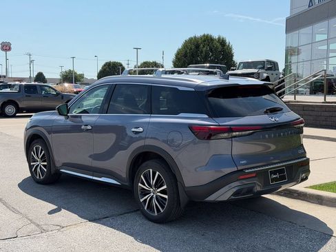 Used 2023 INFINITI QX60 Sensory w/ Vision Package AWD/4WD image 4