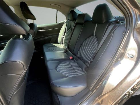 Used 2022 Toyota Camry SE FWD image 21