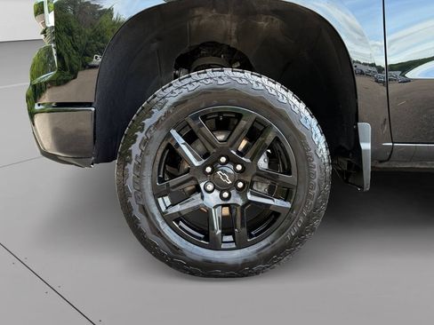 Used 2025 Chevrolet Silverado 1500 LT Trail Boss w/ Convenience Package II AWD/4WD image 11