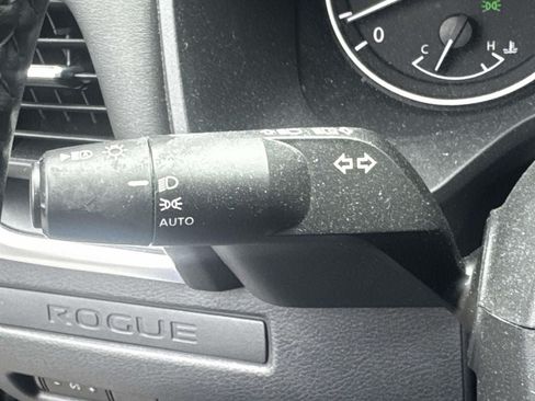 Used 2023 Nissan Rogue S AWD/4WD image 22