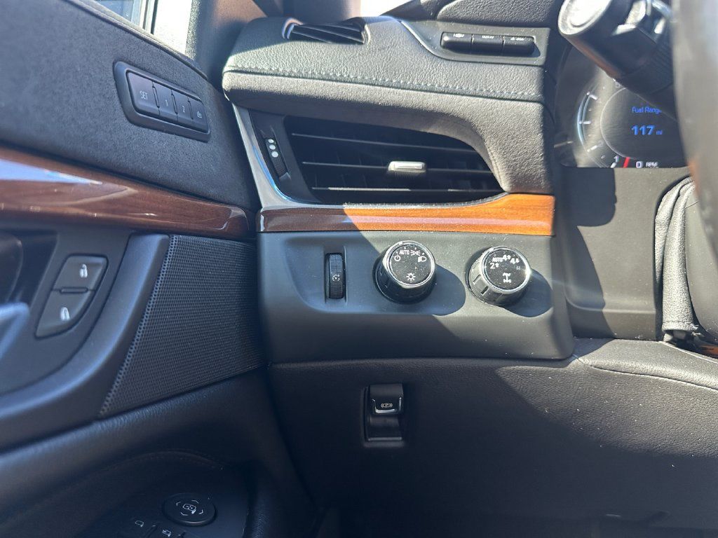 Used 2019 Cadillac Escalade Premium Luxury AWD/4WD image 21