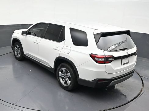 Used 2024 Honda Pilot EX-L image 18