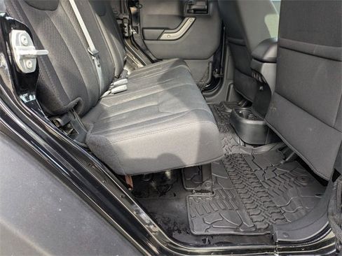 Used 2018 Jeep Wrangler Unlimited Sport S image 26