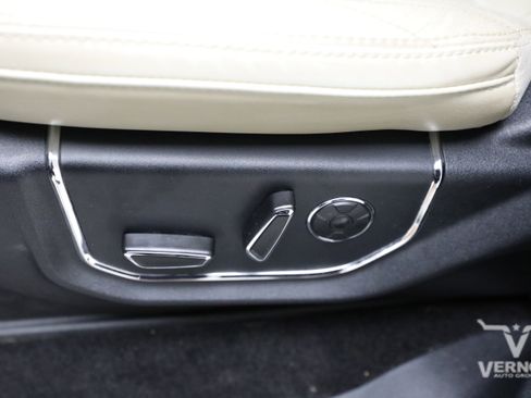 Used 2019 Ford Expedition Platinum image 15