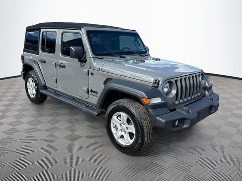 Used 2022 Jeep Wrangler Unlimited Sport AWD/4WD image 4