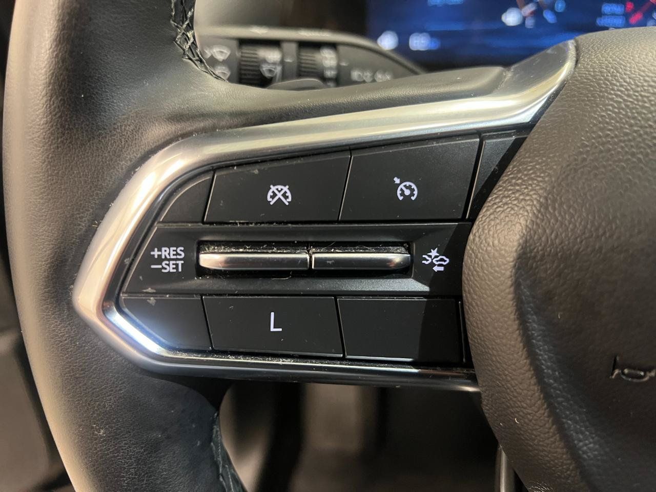 Used 2025 Chevrolet Equinox LT w/ Convenience Package II FWD image 35