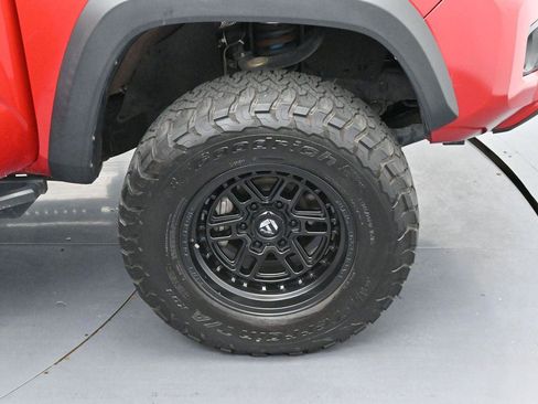 Used 2023 Toyota Tacoma TRD Off-Road AWD/4WD image 30