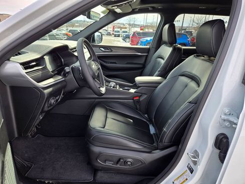 New 2026 Jeep Grand Cherokee L Limited image 12