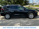 Certified 2020 Nissan Rogue SV image 2