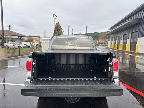Used 2021 Toyota Tacoma TRD Off-Road image 25