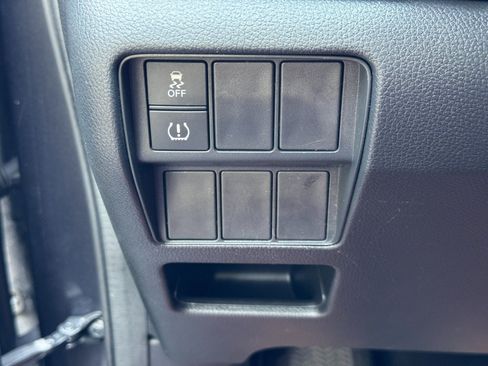 Used 2017 Honda CR-V LX image 16