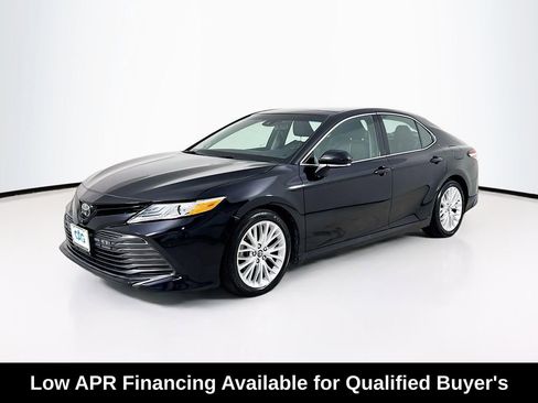 Used 2018 Toyota Camry XLE w/ Audio Package FWD image 3