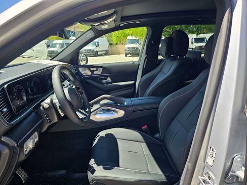 New 2026 Mercedes-Benz GLS 580 4MATIC image 23