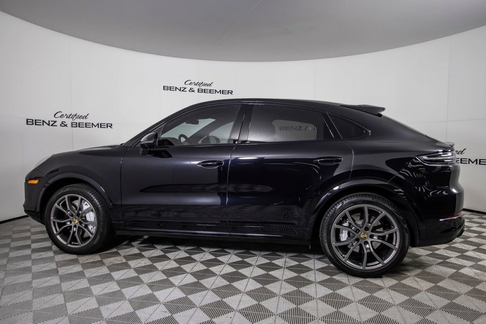 Used 2021 Porsche Cayenne Turbo AWD/4WD image 11