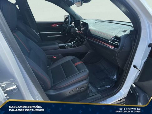 Used 2024 Chevrolet Traverse RS AWD/4WD image 27