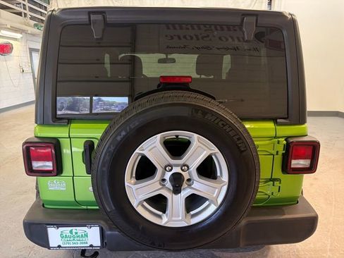 Used 2018 Jeep Wrangler Sport AWD/4WD image 5