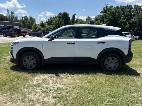 Used 2025 Nissan Kicks S AWD/4WD image 3