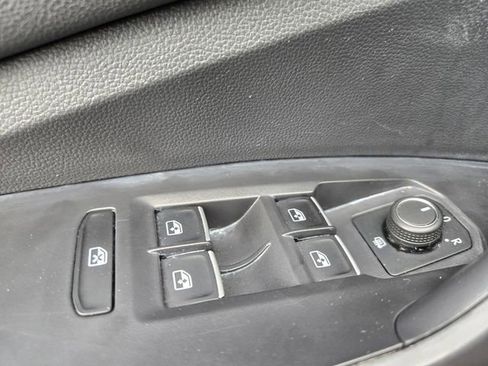 Used 2025 Volkswagen Jetta S FWD image 35