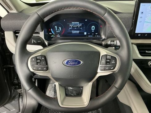 Used 2026 Ford Explorer Active w/ Active Comfort Package AWD/4WD image 17