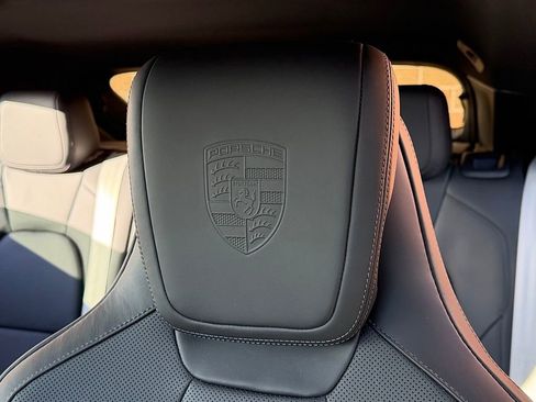 New 2025 Porsche Macan Electric RWD image 18