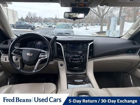 Used 2020 Cadillac Escalade ESV Luxury image 13